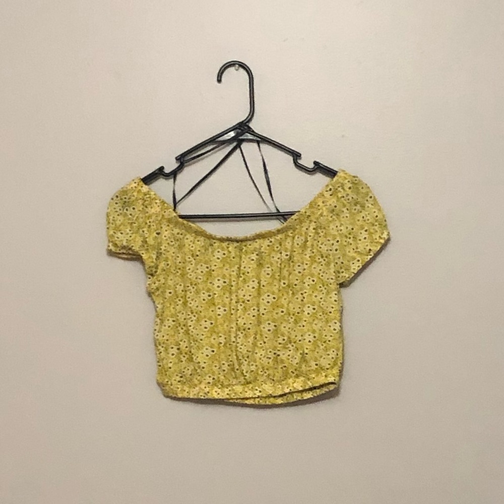 FOREVER21 off the shoulder crop top